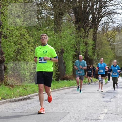 12.04.2026 - 45. Internationalen Wilhelmsburger Insellauf Yannick Fuchs http://msf.ph/oto/9503690 12.04.2026 12:50:38 Laufen 4410, 5550, 5134, 3627, 5131, 184 meine-sportfotos.de