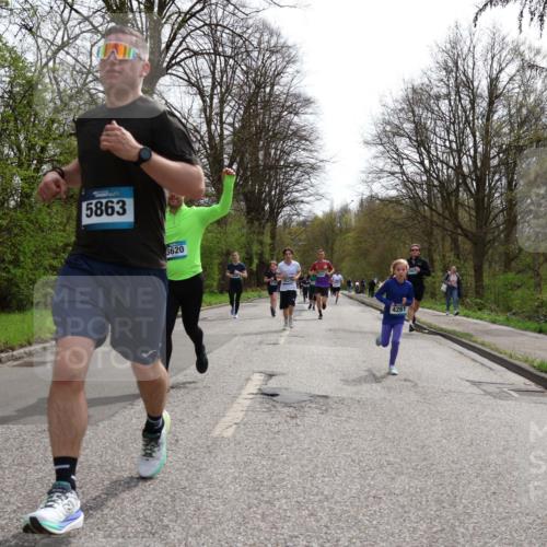 12.04.2026 - 45. Internationalen Wilhelmsburger Insellauf Yannick Fuchs http://msf.ph/oto/9503753 12.04.2026 12:50:52 Laufen 5410, 5863, 3620, 4261 meine-sportfotos.de