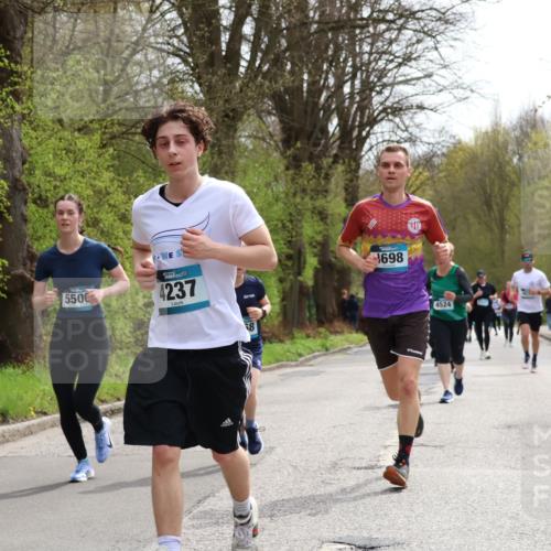 12.04.2026 - 45. Internationalen Wilhelmsburger Insellauf Yannick Fuchs http://msf.ph/oto/9503765 12.04.2026 12:50:54 Laufen 5500, 4237, 8, 698, 4524 meine-sportfotos.de