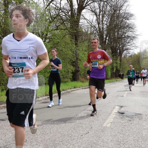 12.04.2026 - 45. Internationalen Wilhelmsburger Insellauf Yannick Fuchs http://msf.ph/oto/9503772 12.04.2026 12:50:55 Laufen 237, 4698, 5500, 4524 meine-sportfotos.de