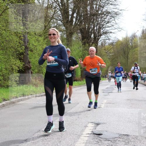 12.04.2026 - 45. Internationalen Wilhelmsburger Insellauf Yannick Fuchs http://msf.ph/oto/9503836 12.04.2026 12:51:07 Laufen 4055, 3867, 5692, 4186, 5847 meine-sportfotos.de