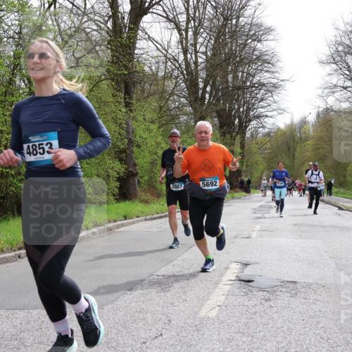 12.04.2026 - 45. Internationalen Wilhelmsburger Insellauf Yannick Fuchs http://msf.ph/oto/9503840 12.04.2026 12:51:08 Laufen 4853, 3867, 5692, 4186 meine-sportfotos.de