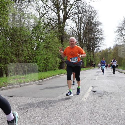 12.04.2026 - 45. Internationalen Wilhelmsburger Insellauf Yannick Fuchs http://msf.ph/oto/9503843 12.04.2026 12:51:09 Laufen 5692 meine-sportfotos.de