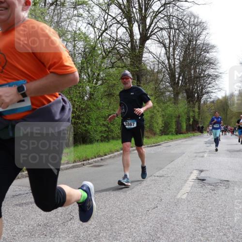 12.04.2026 - 45. Internationalen Wilhelmsburger Insellauf Yannick Fuchs http://msf.ph/oto/9503848 12.04.2026 12:51:09 Laufen 3867, 4186 meine-sportfotos.de