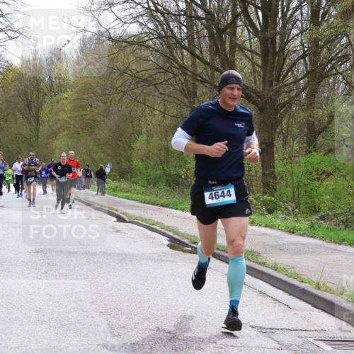 12.04.2026 - 45. Internationalen Wilhelmsburger Insellauf Yannick Fuchs http://msf.ph/oto/9503940 12.04.2026 12:51:29 Laufen 54, 4922, 5228, 4644 meine-sportfotos.de