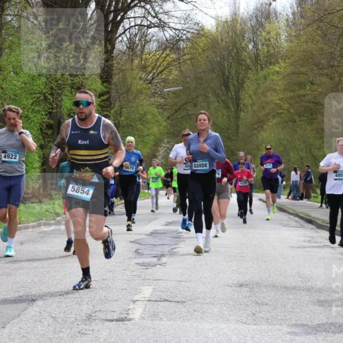 12.04.2026 - 45. Internationalen Wilhelmsburger Insellauf Yannick Fuchs http://msf.ph/oto/9503960 12.04.2026 12:51:35 Laufen 4922, 5854, 5679, 46, 4259, 2675, 4955, 5228 meine-sportfotos.de