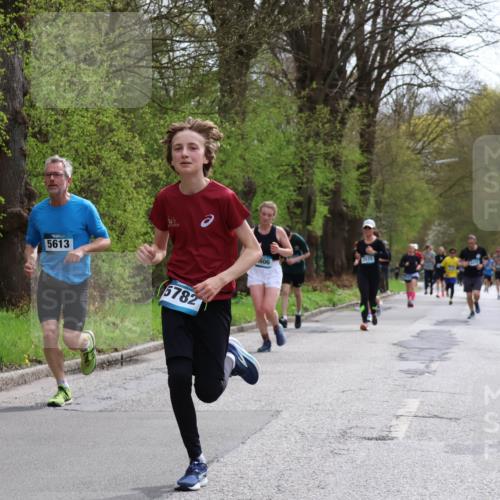 12.04.2026 - 45. Internationalen Wilhelmsburger Insellauf Yannick Fuchs http://msf.ph/oto/9504073 12.04.2026 12:51:58 Laufen 5613, 5782, 606 meine-sportfotos.de