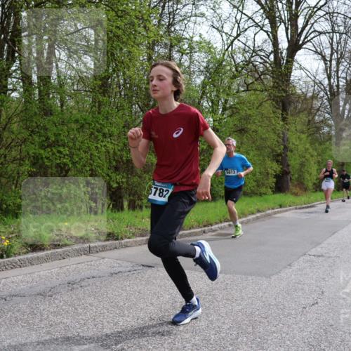 12.04.2026 - 45. Internationalen Wilhelmsburger Insellauf Yannick Fuchs http://msf.ph/oto/9504083 12.04.2026 12:52:00 Laufen 5782, 5613 meine-sportfotos.de