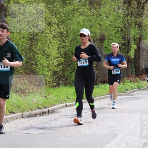 12.04.2026 - 45. Internationalen Wilhelmsburger Insellauf Yannick Fuchs http://msf.ph/oto/9504099 12.04.2026 12:52:03 Laufen 5130, 3525, 3728, 5422 meine-sportfotos.de