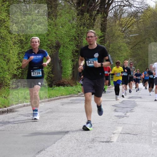 12.04.2026 - 45. Internationalen Wilhelmsburger Insellauf Yannick Fuchs http://msf.ph/oto/9504111 12.04.2026 12:52:05 Laufen 3728, 547, 187, 52764754, 3663, 3623 meine-sportfotos.de