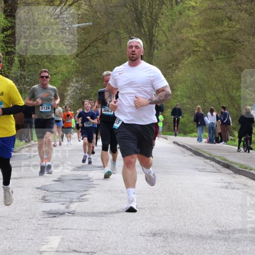 12.04.2026 - 45. Internationalen Wilhelmsburger Insellauf Yannick Fuchs http://msf.ph/oto/9504133 12.04.2026 12:52:09 Laufen 97, 3128, 481, 3663, 3623 meine-sportfotos.de