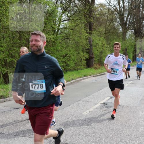 12.04.2026 - 45. Internationalen Wilhelmsburger Insellauf Yannick Fuchs http://msf.ph/oto/9504177 12.04.2026 12:52:20 Laufen 4778, 4965, 5689 meine-sportfotos.de