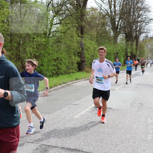 12.04.2026 - 45. Internationalen Wilhelmsburger Insellauf Yannick Fuchs http://msf.ph/oto/9504178 12.04.2026 12:52:20 Laufen 4778, 2550, 4965 meine-sportfotos.de