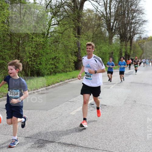 12.04.2026 - 45. Internationalen Wilhelmsburger Insellauf Yannick Fuchs http://msf.ph/oto/9504179 12.04.2026 12:52:20 Laufen 2550, 4965 meine-sportfotos.de
