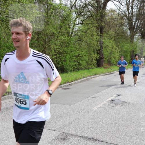 12.04.2026 - 45. Internationalen Wilhelmsburger Insellauf Yannick Fuchs http://msf.ph/oto/9504184 12.04.2026 12:52:21 Laufen 4965 meine-sportfotos.de