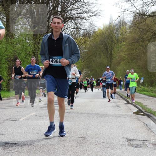 12.04.2026 - 45. Internationalen Wilhelmsburger Insellauf Yannick Fuchs http://msf.ph/oto/9504243 12.04.2026 12:52:34 Laufen 5244, 403, 4287, 5214, 4968, 5179, 4760, 741, 5191 meine-sportfotos.de