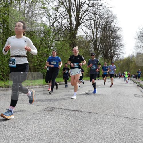 12.04.2026 - 45. Internationalen Wilhelmsburger Insellauf Yannick Fuchs http://msf.ph/oto/9504267 12.04.2026 12:52:39 Laufen 4239, 40, 4287, 640, 4527, 4760 meine-sportfotos.de