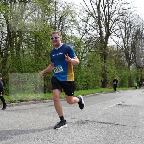 12.04.2026 - 45. Internationalen Wilhelmsburger Insellauf Yannick Fuchs http://msf.ph/oto/9504287 12.04.2026 12:52:42 Laufen 24, 5022 meine-sportfotos.de