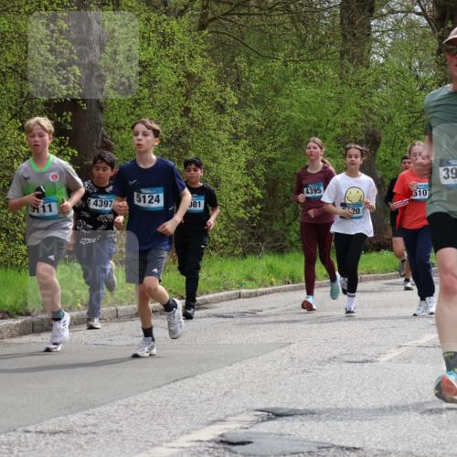12.04.2026 - 45. Internationalen Wilhelmsburger Insellauf Yannick Fuchs http://msf.ph/oto/9504391 12.04.2026 12:53:02 Laufen 4395, 11, 4397, 5124, 81, 20, 5107, 3962, 2493, 40 meine-sportfotos.de