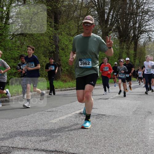 12.04.2026 - 45. Internationalen Wilhelmsburger Insellauf Yannick Fuchs http://msf.ph/oto/9504399 12.04.2026 12:53:04 Laufen 5124, 439, 511, 5081, 3962, 5107, 4323, 2493, 735, 4128, 4875 meine-sportfotos.de