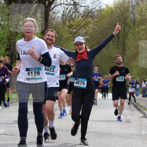 12.04.2026 - 45. Internationalen Wilhelmsburger Insellauf Yannick Fuchs http://msf.ph/oto/9504410 12.04.2026 12:53:06 Laufen 226, 3207, 4128, 4023, 1939, 5339, 4875, 2938, 999 meine-sportfotos.de