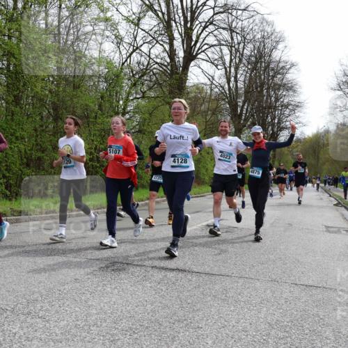 12.04.2026 - 45. Internationalen Wilhelmsburger Insellauf Yannick Fuchs http://msf.ph/oto/9504422 12.04.2026 12:53:08 Laufen 4395, 120, 5107, 4128, 2735, 4023, 4875 meine-sportfotos.de