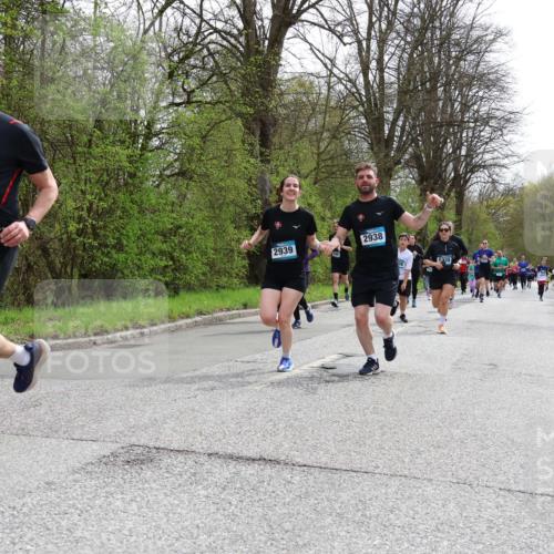 12.04.2026 - 45. Internationalen Wilhelmsburger Insellauf Yannick Fuchs http://msf.ph/oto/9504436 12.04.2026 12:53:10 Laufen 805, 2939, 2938 meine-sportfotos.de