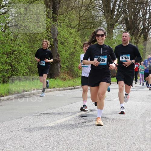 12.04.2026 - 45. Internationalen Wilhelmsburger Insellauf Yannick Fuchs http://msf.ph/oto/9504449 12.04.2026 12:53:12 Laufen 3207, 4096, 39, 3768, 4170, 47, 4917, 2369, 507 meine-sportfotos.de