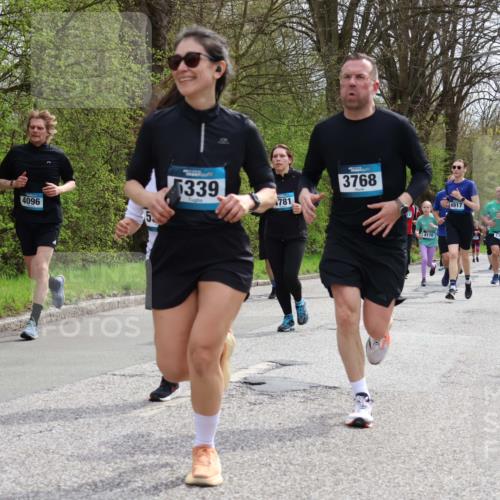 12.04.2026 - 45. Internationalen Wilhelmsburger Insellauf Yannick Fuchs http://msf.ph/oto/9504453 12.04.2026 12:53:13 Laufen 4096, 339, 4781, 3768, 4170, 4917, 5079, 5074 meine-sportfotos.de
