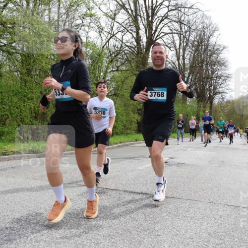 12.04.2026 - 45. Internationalen Wilhelmsburger Insellauf Yannick Fuchs http://msf.ph/oto/9504457 12.04.2026 12:53:14 Laufen 533, 5338, 3768 meine-sportfotos.de