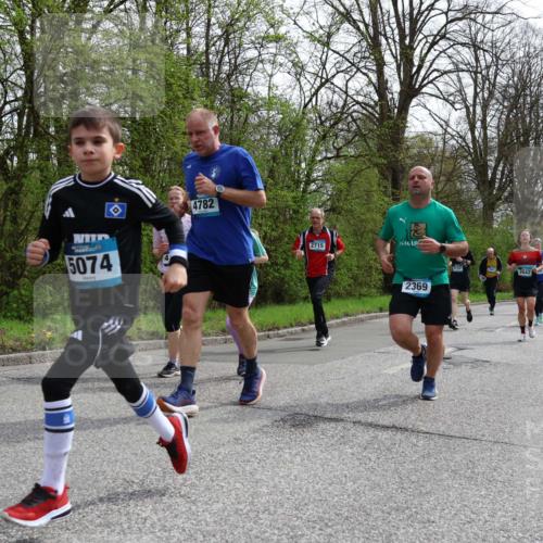 12.04.2026 - 45. Internationalen Wilhelmsburger Insellauf Yannick Fuchs http://msf.ph/oto/9504488 12.04.2026 12:53:19 Laufen 5074, 4782, 2715, 2369, 3737, 2642 meine-sportfotos.de
