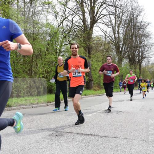 12.04.2026 - 45. Internationalen Wilhelmsburger Insellauf Yannick Fuchs http://msf.ph/oto/9504507 12.04.2026 12:53:23 Laufen 4526, 2063, 3736, 4647, 3212, 2117 meine-sportfotos.de