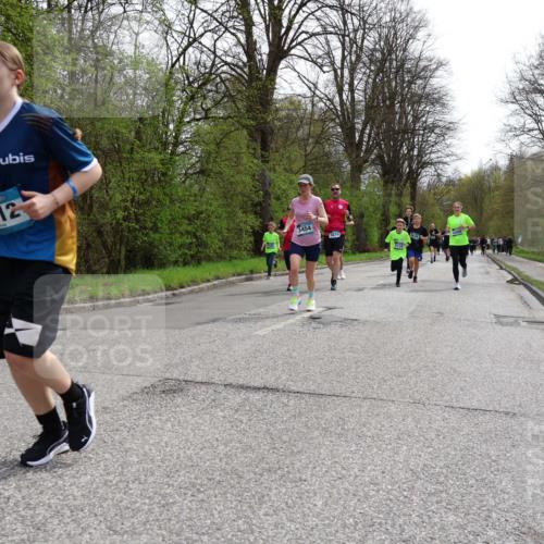 12.04.2026 - 45. Internationalen Wilhelmsburger Insellauf Yannick Fuchs http://msf.ph/oto/9504551 12.04.2026 12:53:32 Laufen 012, 3454, 5174 meine-sportfotos.de