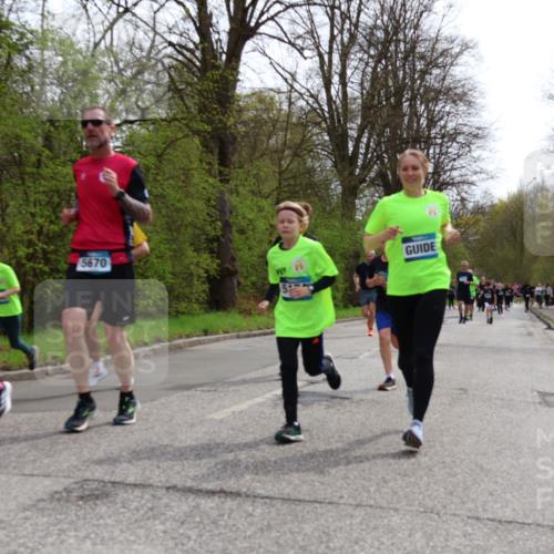 12.04.2026 - 45. Internationalen Wilhelmsburger Insellauf Yannick Fuchs http://msf.ph/oto/9504562 12.04.2026 12:53:35 Laufen 5670, 5669 meine-sportfotos.de