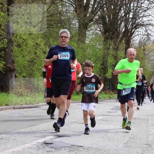 12.04.2026 - 45. Internationalen Wilhelmsburger Insellauf Yannick Fuchs http://msf.ph/oto/9504591 12.04.2026 12:53:41 Laufen 2069, 2068, 2128, 2307, 5104 meine-sportfotos.de