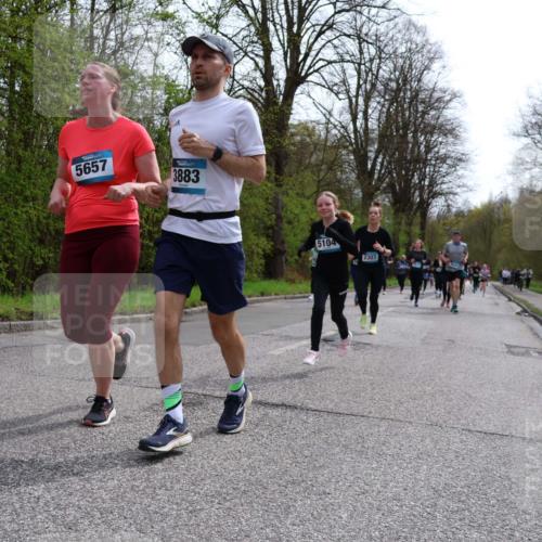 12.04.2026 - 45. Internationalen Wilhelmsburger Insellauf Yannick Fuchs http://msf.ph/oto/9504617 12.04.2026 12:53:45 Laufen 5657, 3883, 5104, 2307 meine-sportfotos.de