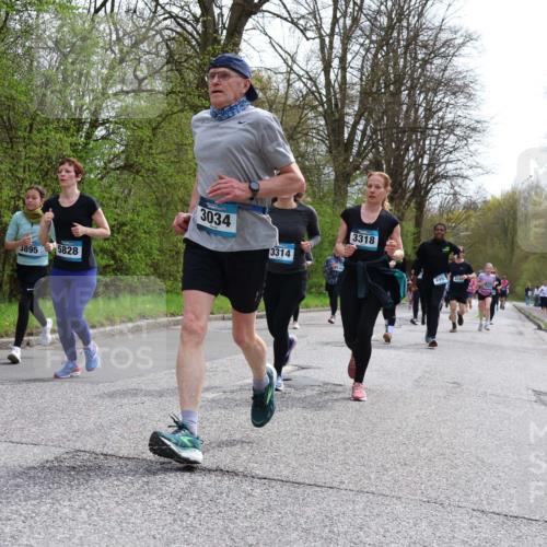 12.04.2026 - 45. Internationalen Wilhelmsburger Insellauf Yannick Fuchs http://msf.ph/oto/9504633 12.04.2026 12:53:49 Laufen 3895, 5828, 3034, 3318, 3314 meine-sportfotos.de