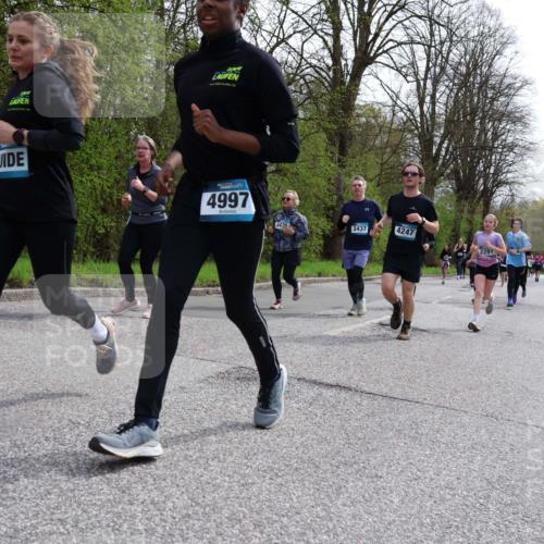 12.04.2026 - 45. Internationalen Wilhelmsburger Insellauf Yannick Fuchs http://msf.ph/oto/9504655 12.04.2026 12:53:52 Laufen 4997, 3425, 3437, 4247, 2291 meine-sportfotos.de