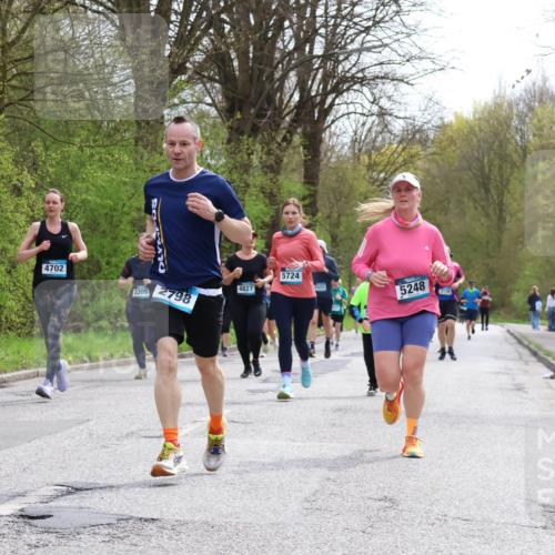 12.04.2026 - 45. Internationalen Wilhelmsburger Insellauf Yannick Fuchs http://msf.ph/oto/9504681 12.04.2026 12:53:58 Laufen 4702, 4827, 3305, 2798, 5724, 5248, 3134 meine-sportfotos.de