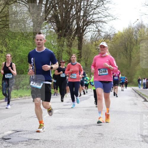 12.04.2026 - 45. Internationalen Wilhelmsburger Insellauf Yannick Fuchs http://msf.ph/oto/9504682 12.04.2026 12:53:58 Laufen 4702, 12, 2798, 4827, 5724, 5248, 3134 meine-sportfotos.de