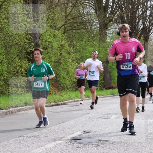 12.04.2026 - 45. Internationalen Wilhelmsburger Insellauf Yannick Fuchs http://msf.ph/oto/9504729 12.04.2026 12:54:07 Laufen 4354, 5427, 226, 5752, 10, 3136, 26, 3934, 4765 meine-sportfotos.de
