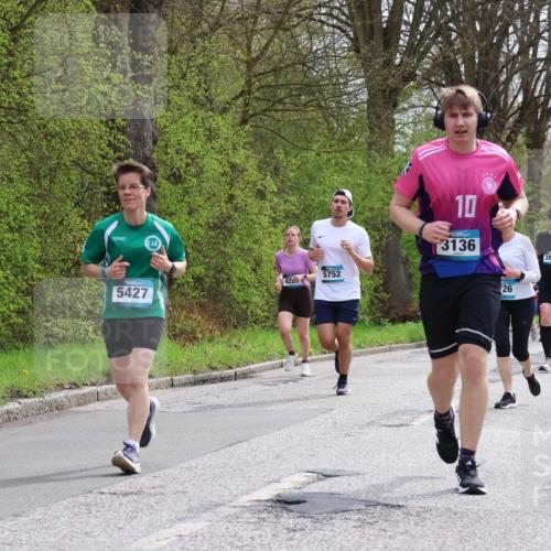 12.04.2026 - 45. Internationalen Wilhelmsburger Insellauf Yannick Fuchs http://msf.ph/oto/9504730 12.04.2026 12:54:08 Laufen 4354, 5752, 422, 5427, 10, 3136, 26, 3934, 4765 meine-sportfotos.de