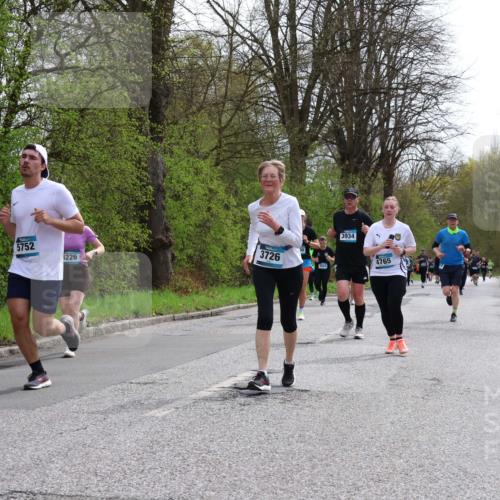 12.04.2026 - 45. Internationalen Wilhelmsburger Insellauf Yannick Fuchs http://msf.ph/oto/9504743 12.04.2026 12:54:10 Laufen 5752, 3726, 1226, 4869, 3934, 4765 meine-sportfotos.de