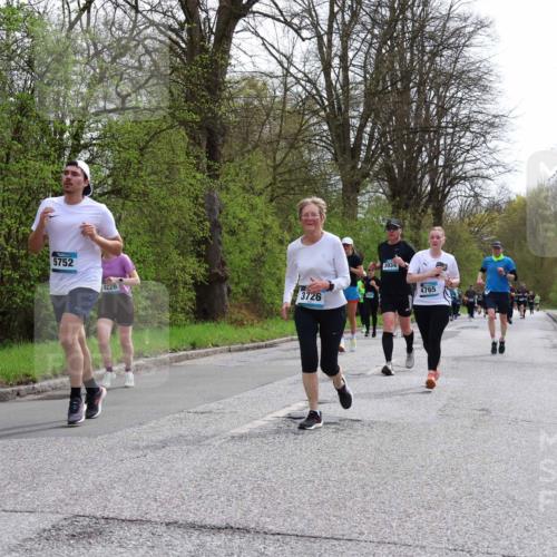 12.04.2026 - 45. Internationalen Wilhelmsburger Insellauf Yannick Fuchs http://msf.ph/oto/9504744 12.04.2026 12:54:10 Laufen 5752, 4226, 3726, 3934, 4765 meine-sportfotos.de