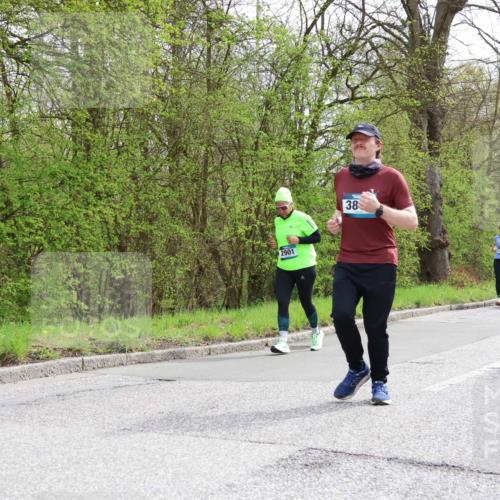 12.04.2026 - 45. Internationalen Wilhelmsburger Insellauf Yannick Fuchs http://msf.ph/oto/9504797 12.04.2026 12:54:21 Laufen 2901, 38, 1537, 5799, 4538 meine-sportfotos.de