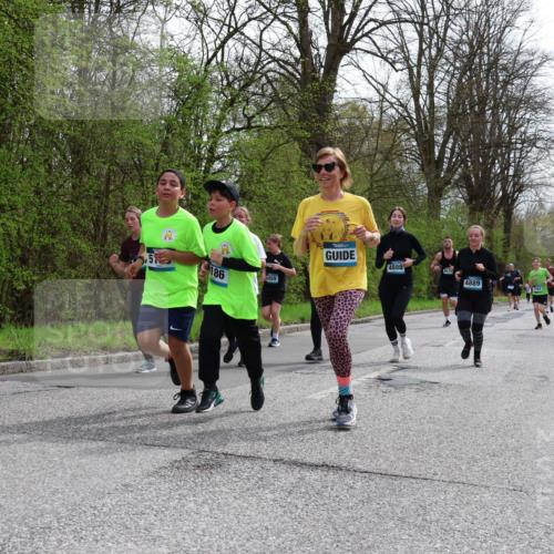 12.04.2026 - 45. Internationalen Wilhelmsburger Insellauf Yannick Fuchs http://msf.ph/oto/9504870 12.04.2026 12:54:34 Laufen 51, 4098, 186, 5059, 4888, 4889 meine-sportfotos.de