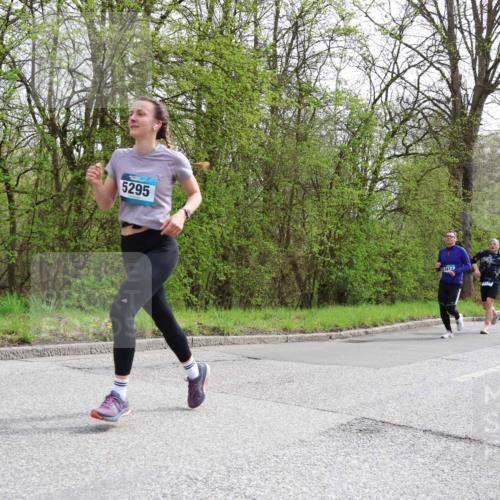 12.04.2026 - 45. Internationalen Wilhelmsburger Insellauf Yannick Fuchs http://msf.ph/oto/9504905 12.04.2026 12:54:41 Laufen 5295, 541, 2964 meine-sportfotos.de