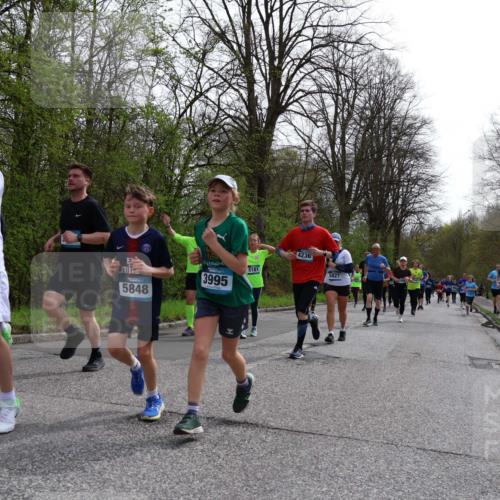 12.04.2026 - 45. Internationalen Wilhelmsburger Insellauf Yannick Fuchs http://msf.ph/oto/9505030 12.04.2026 12:55:11 Laufen 5137, 5181, 5848, 3995, 4236, 5827 meine-sportfotos.de