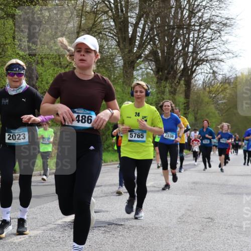12.04.2026 - 45. Internationalen Wilhelmsburger Insellauf Yannick Fuchs http://msf.ph/oto/9505045 12.04.2026 12:55:15 Laufen 4123, 2023, 5177, 486, 24, 5765, 2536, 4719, 3170 meine-sportfotos.de