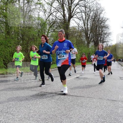12.04.2026 - 45. Internationalen Wilhelmsburger Insellauf Yannick Fuchs http://msf.ph/oto/9505078 12.04.2026 12:55:21 Laufen 3129, 4235, 4854, 5176, 5175, 5, 11, 50611, 3954 meine-sportfotos.de